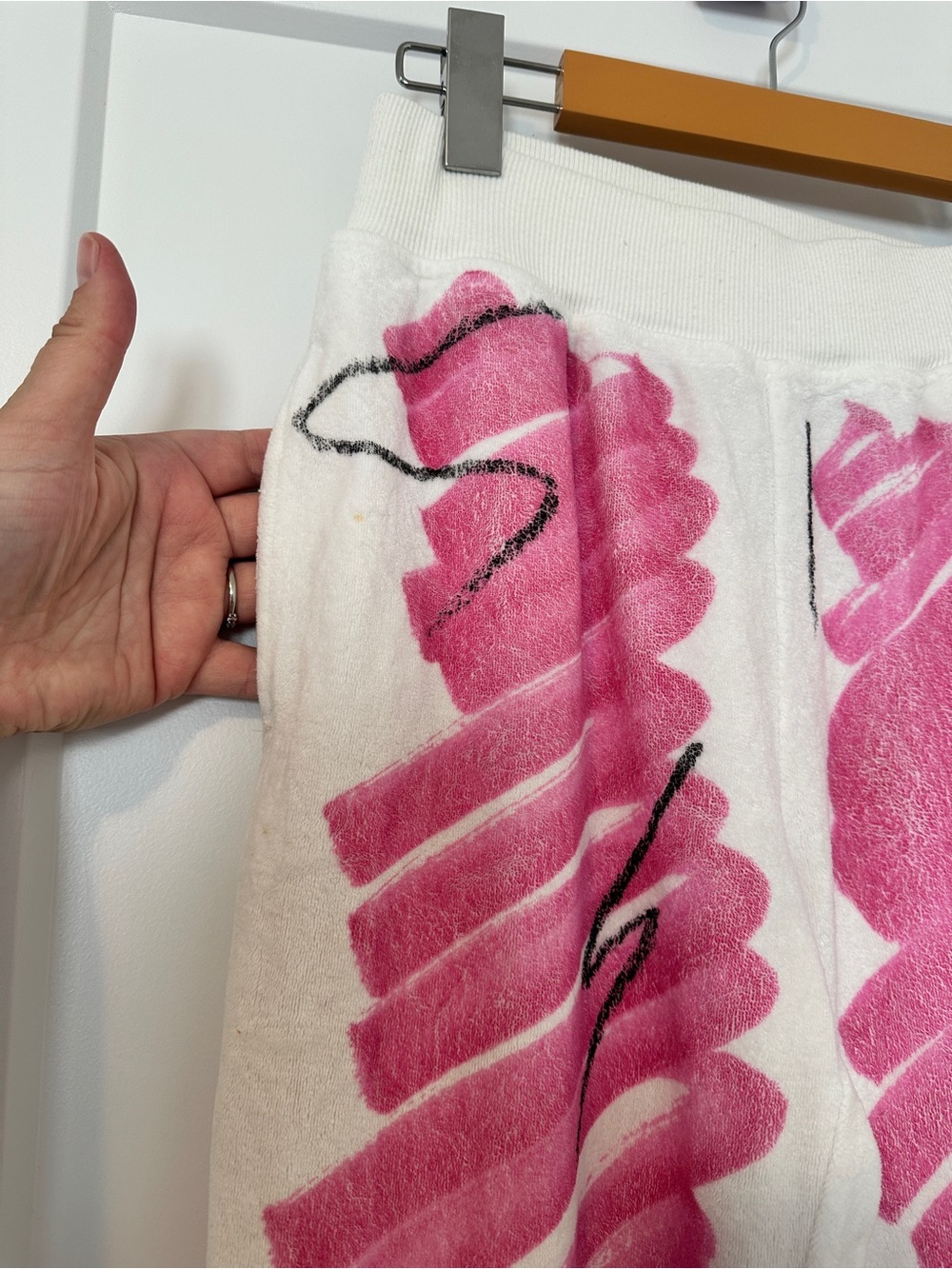 Moschino Couture White Pink Chenille Brushstroke Jogger Pant Size 4 US - Picture 9 of 16